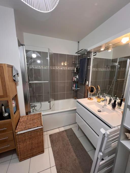 Appart 2 Chambres 17 Min De Paris Rosny-sous-Bois Buitenkant foto